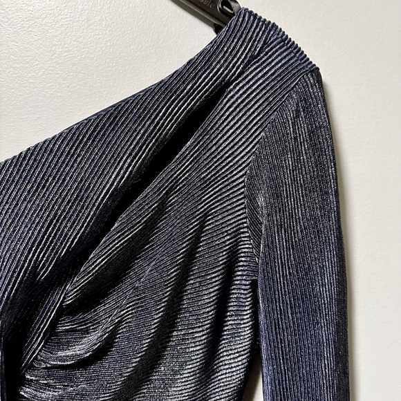 NWT AQUA | Navy Cutout Asymmetrical Bodycon Dress - sz 0 - Picture 3 of 3